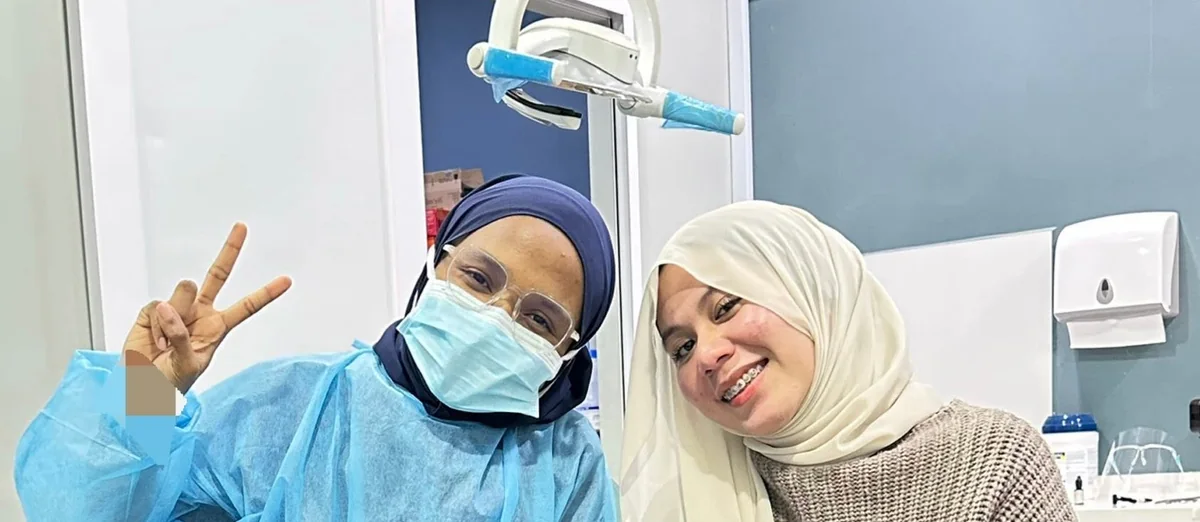 Nur Farah bersama Dr Syahirah